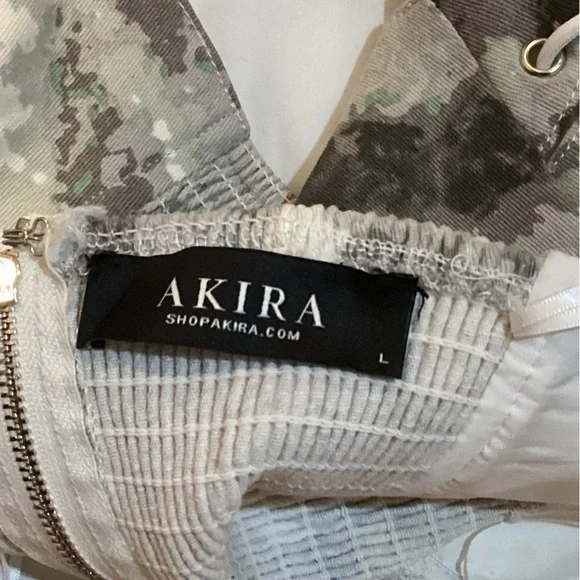 Camo Bustier with Lace-Up Detail - Picture 7 of 7